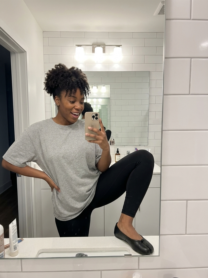 Faye M., 26